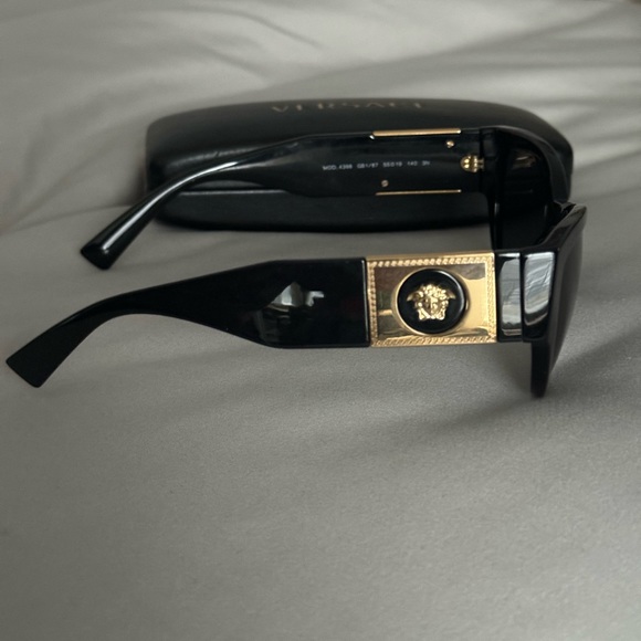 Versace Cat Eye Sunglasses - Picture 6 of 6